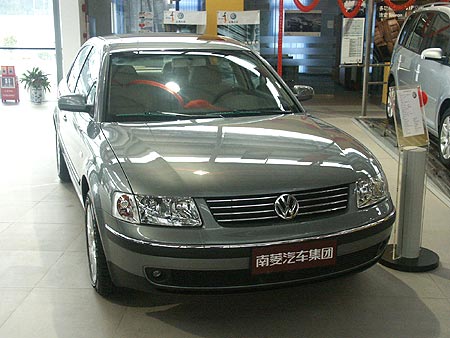 新款帕薩特B5廣州上市 1.8T自動檔實(shí)拍圖